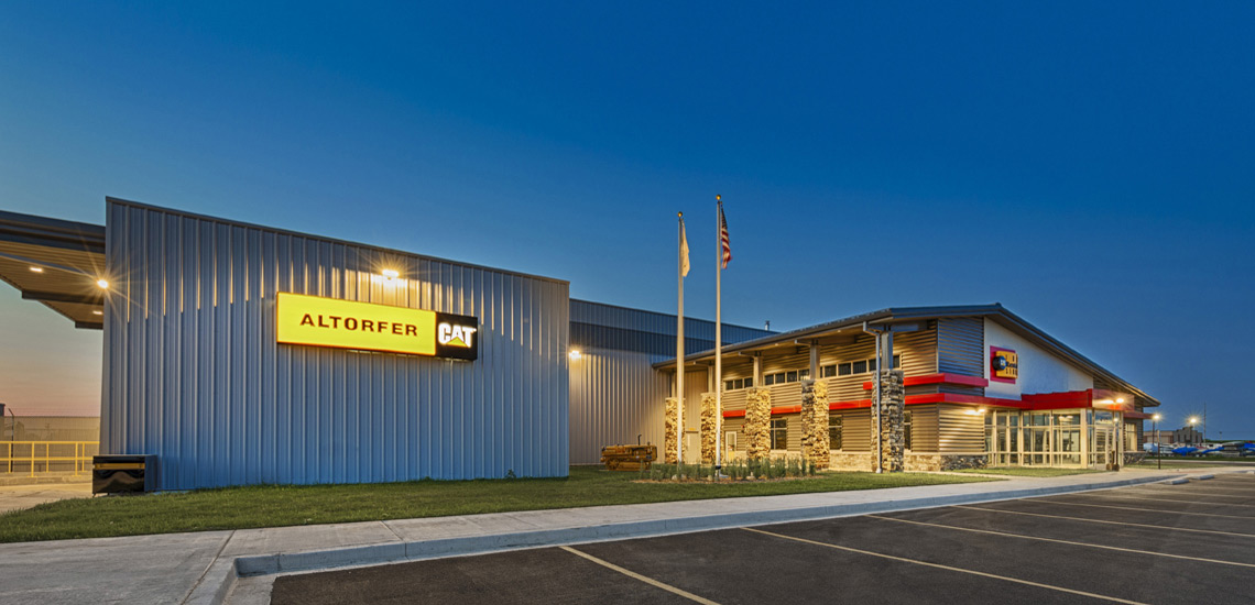 Evan Lloyd Architects provided industrial architectural services for Altorfer Caterpillar in Springfield, Illinois, with a new sales and repair facility.